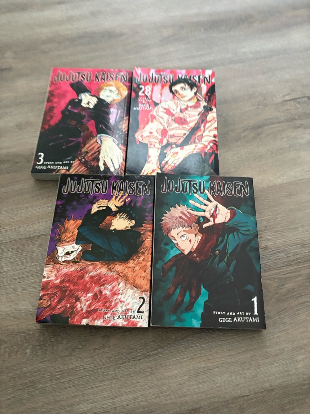 Manga Jujutsu Kaisen Set in Red, Black, Teal, Pink